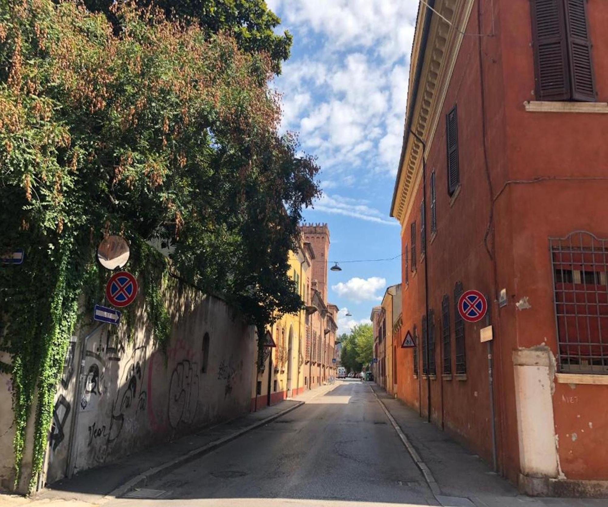 Il Giardino Segreto Apartment Ferrara Luaran gambar